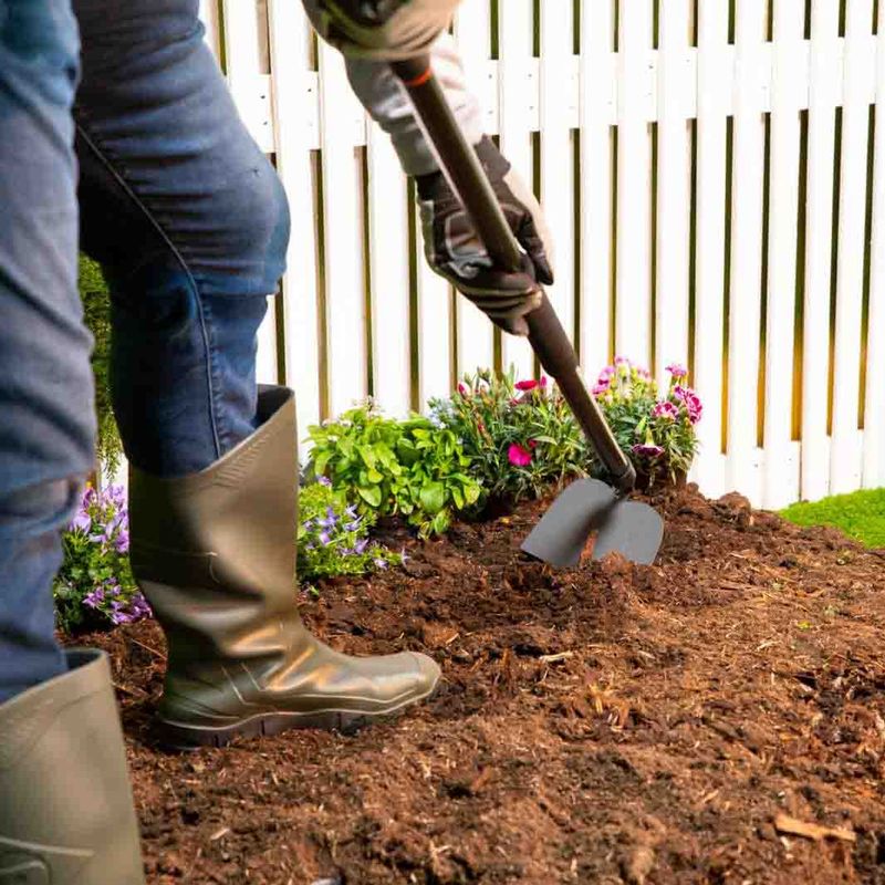 Hagehakke, Black + Decker